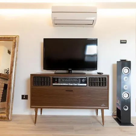 Motor Valley Penthouse - B&B Al Caminetto Modena Exterior foto
