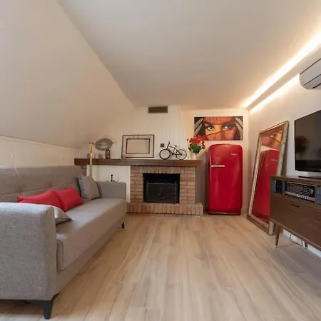 Motor Valley Penthouse - B&B Al Caminetto Modena Exterior foto